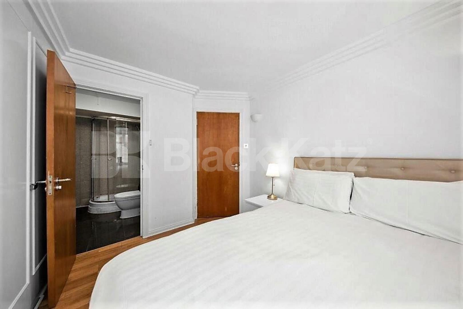 Fantastic two bed two bath flat in amazing Mayfair location by Hyde Park.  Bourdon Street, Mayfair 